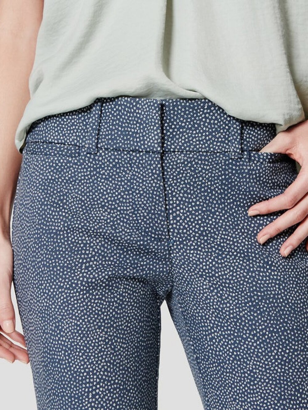 Ann Taylor LOFT Blue White Flecked Riviera Cropped Pants Julie Fit EB4 - Picture 2 of 13
